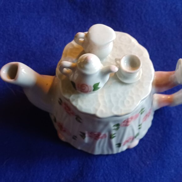 Small Teapot-Andrea by Sadek-Teapot, Creamer & Cup & Saucer Lid - Picture 2 of 6